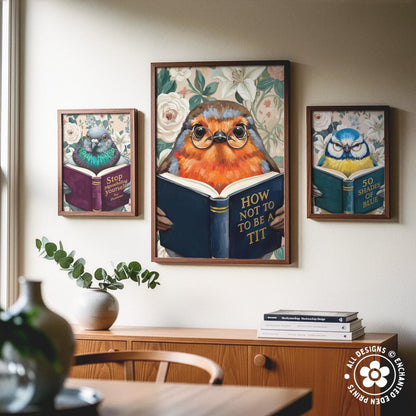 Funny Robin Reading Book Art – Quirky Bird Lover Wall Decor