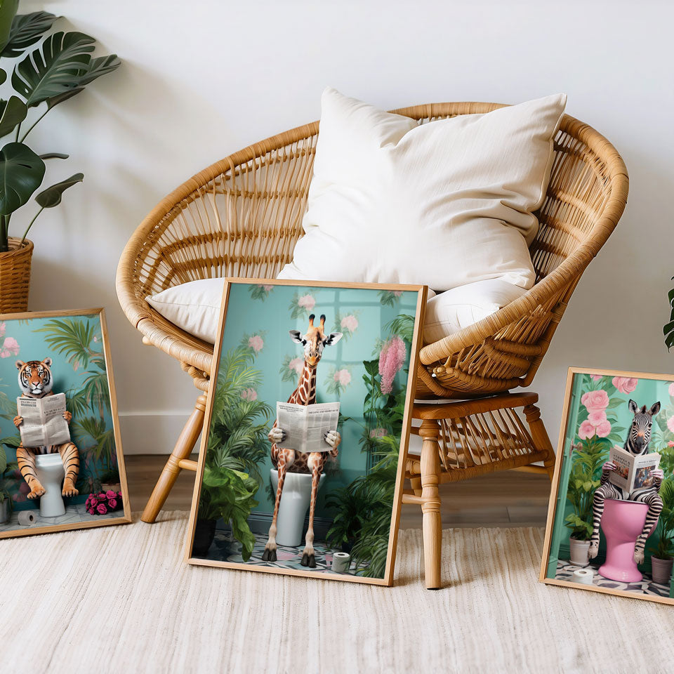 Funny Giraffe on Toilet Poster – Tropical Bathroom Wall Art